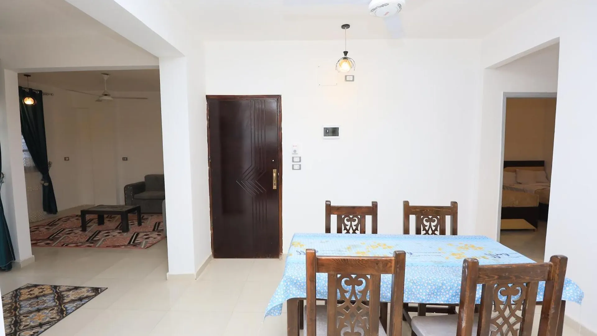 Redhouse Apartment Luxor
