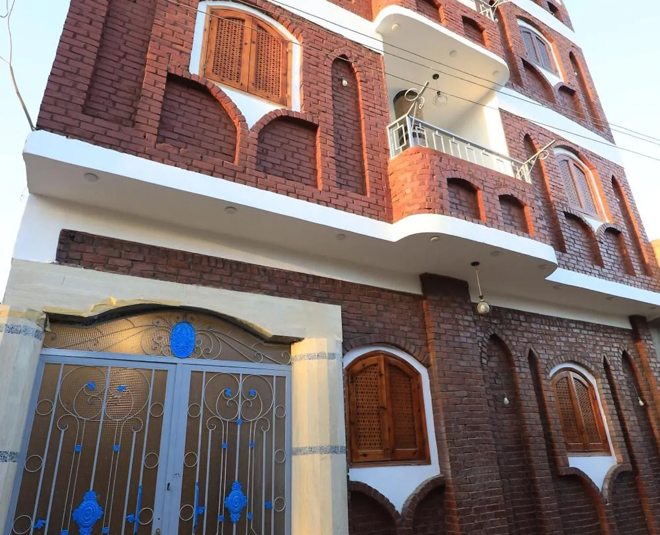 Redhouse Apartment Luxor